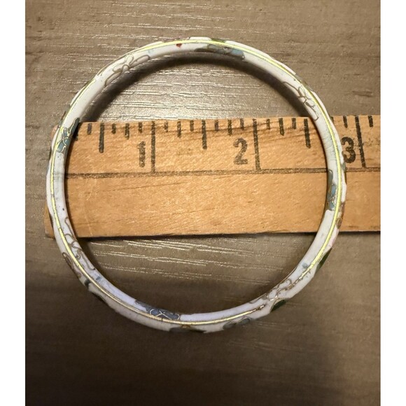 Vintage White Cloisonné Enamel Over Gold Flower Design Bangle Bracelet Set of 2 - Picture 4 of 9